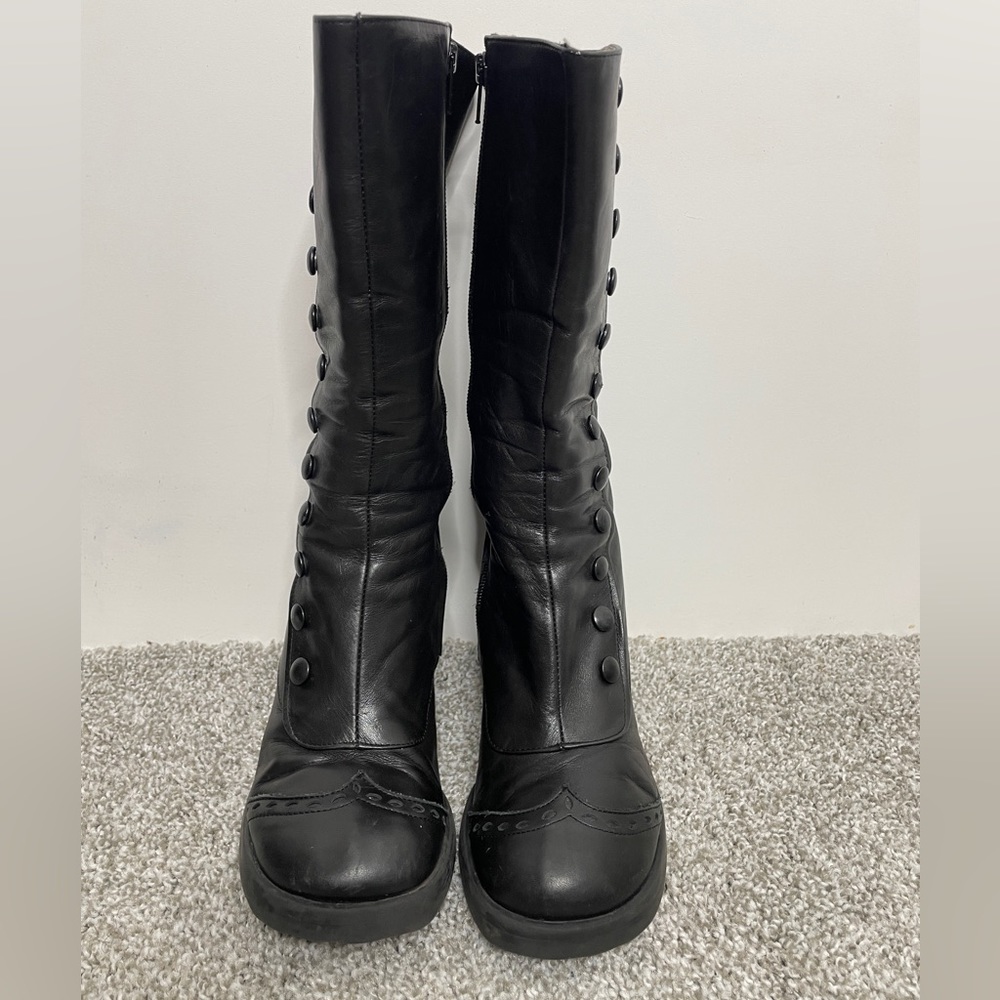 Women's Black Mid-Calf Button-Accent Heeled Boots - Picture 3 of 13